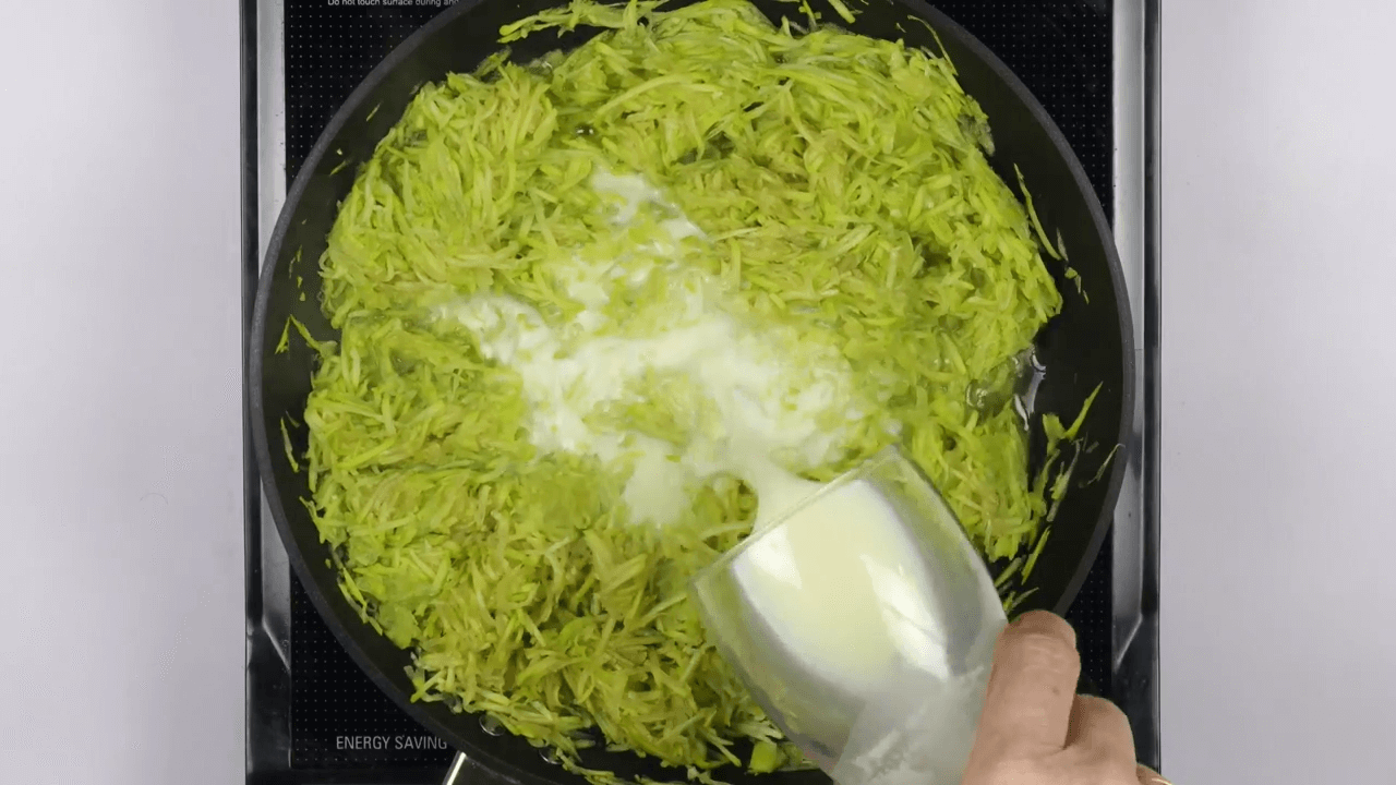 Dudhi Halwa step-3