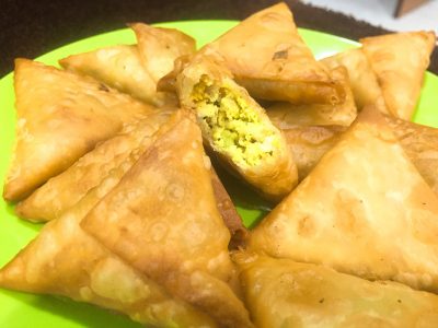 Crispy Chicken Keema Samosa
