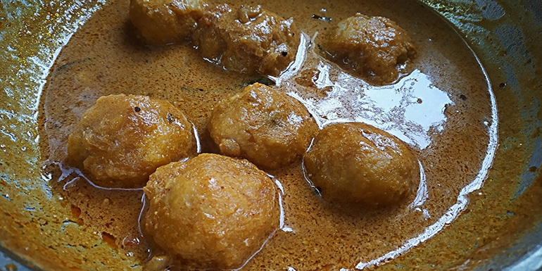 dal dumplings gravy