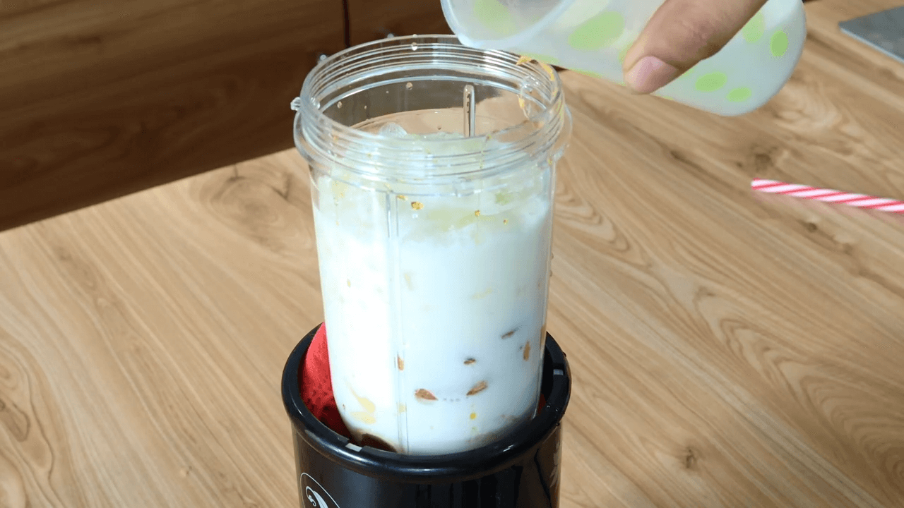 Peanut Butter Banana Smoothie step-1