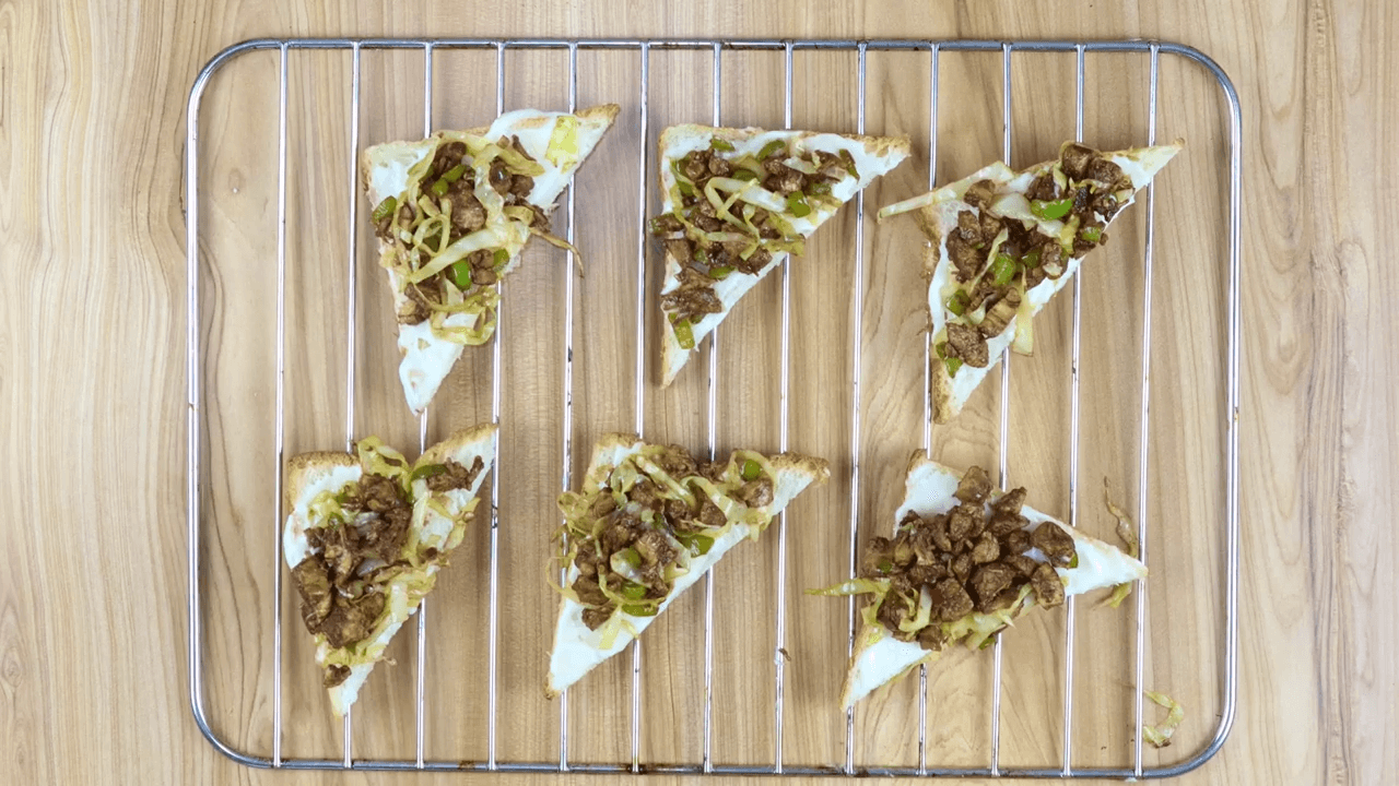 Chili Chicken Open Toast step-3