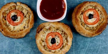 mini chicken puff pizza
