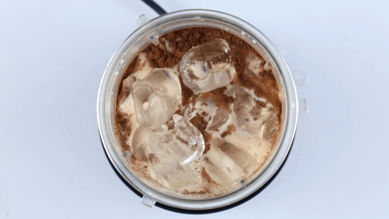 Chocolate Banana Milkshake step-1