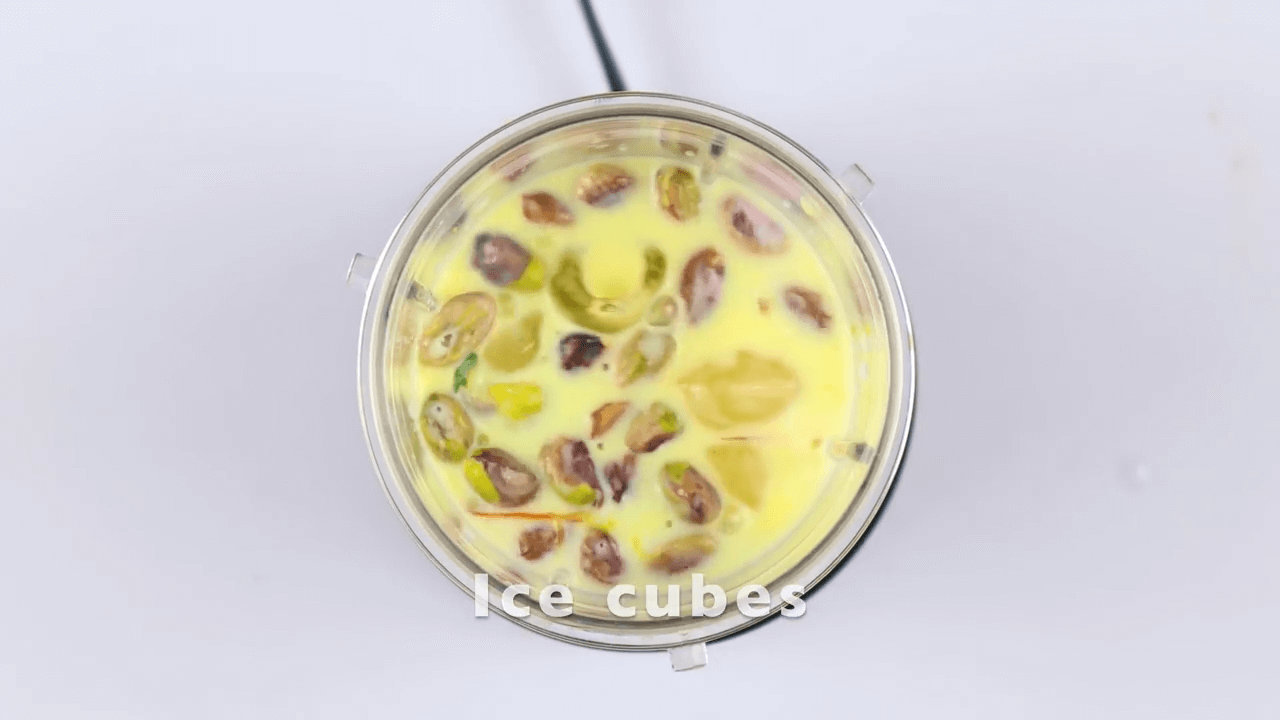 Kesar Pista Milkshake step-1