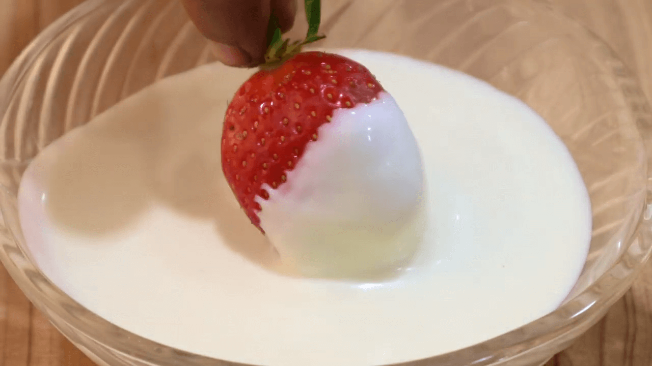 Chocolate Dipped Strawberries step-4
