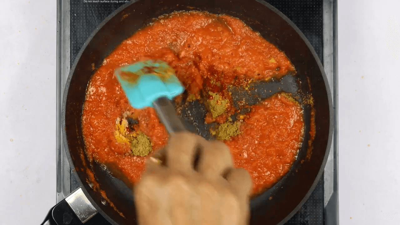 Methi Muthiya With Homemade Sauce step-4