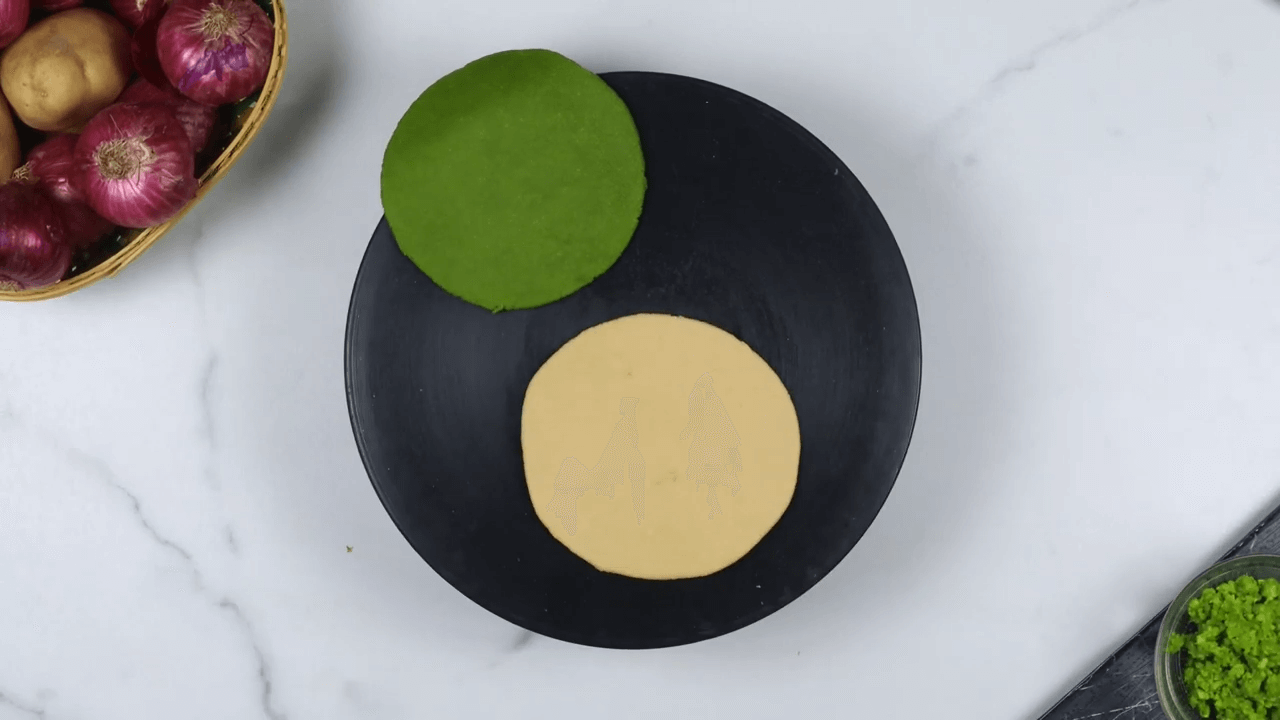 Palak Puree Masala Gujiya step-3