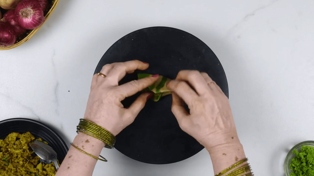 Palak Puree Masala Gujiya step-8
