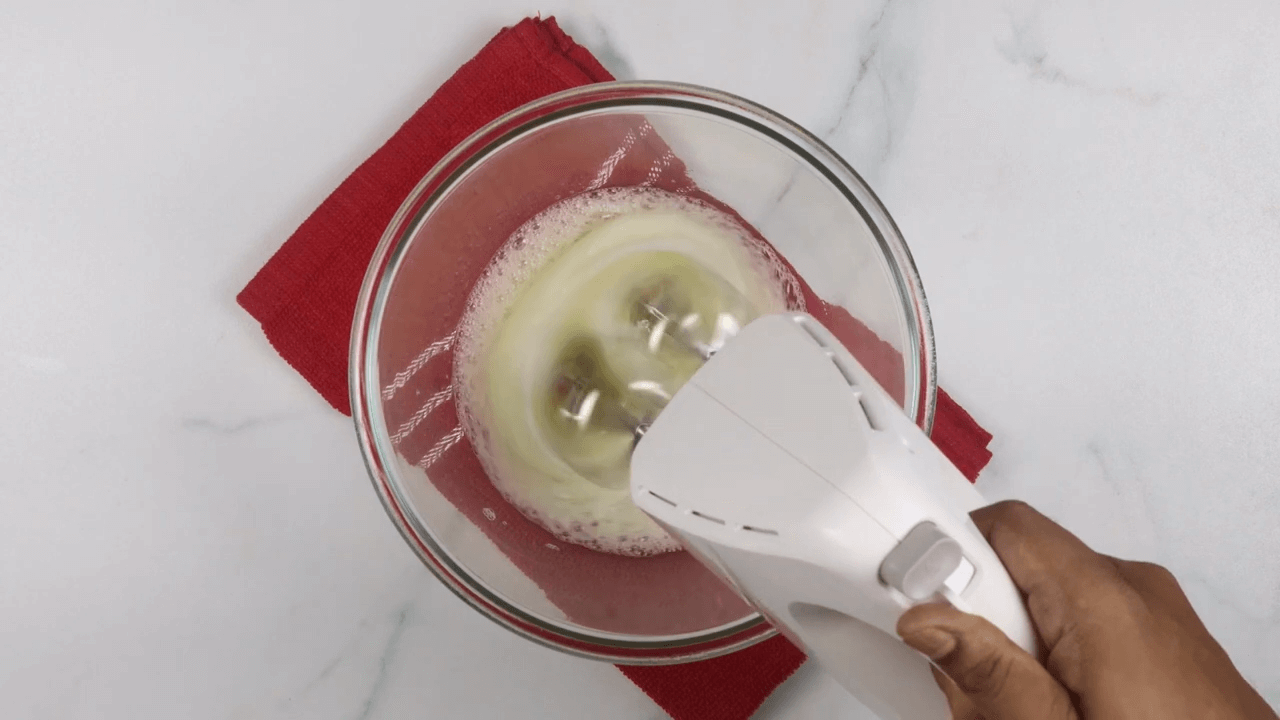 Whipped Cream at Home Using Egg White step-2