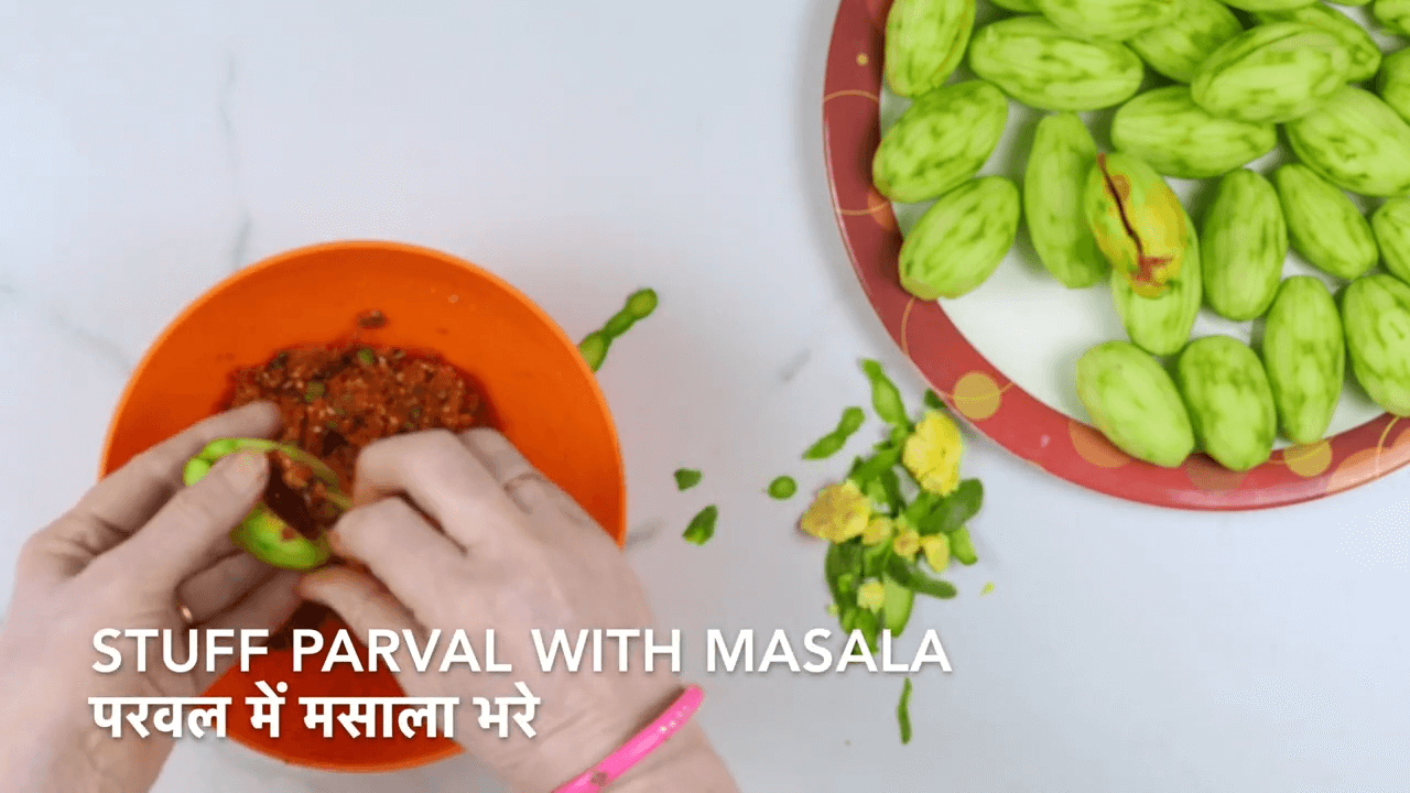 Dry Stuffed Parwal Recipe step-2
