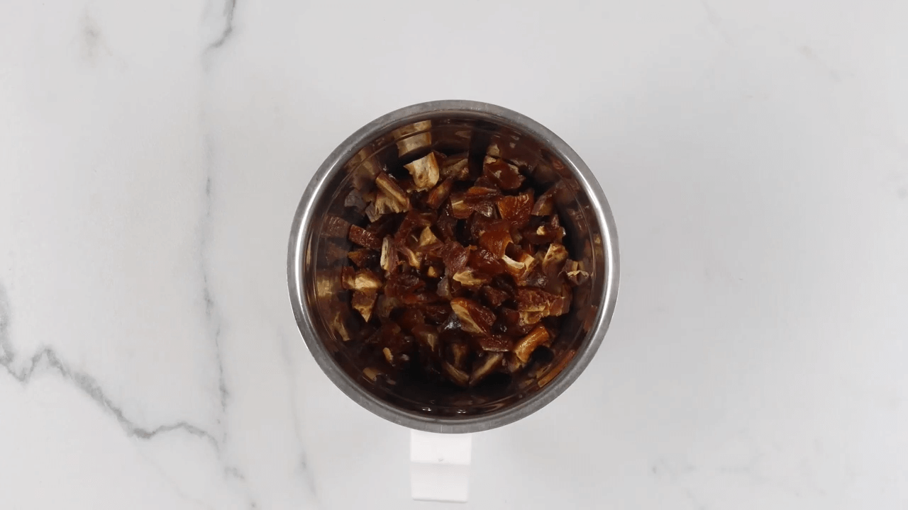 Dates & Almond Energy Balls step-2