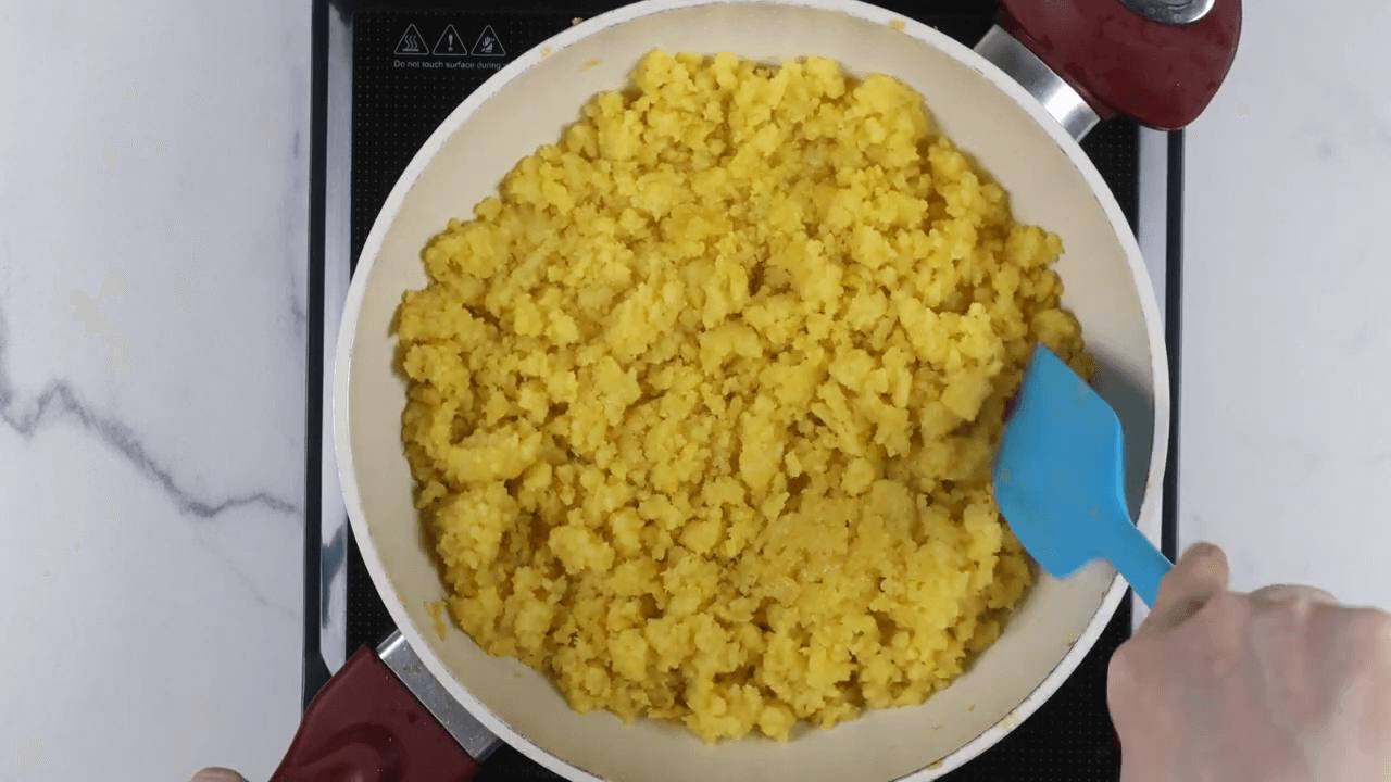 Moong Dal Halwa step-2