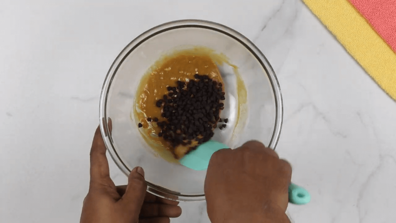 Banana Choco-Chips Energy Bites step-3