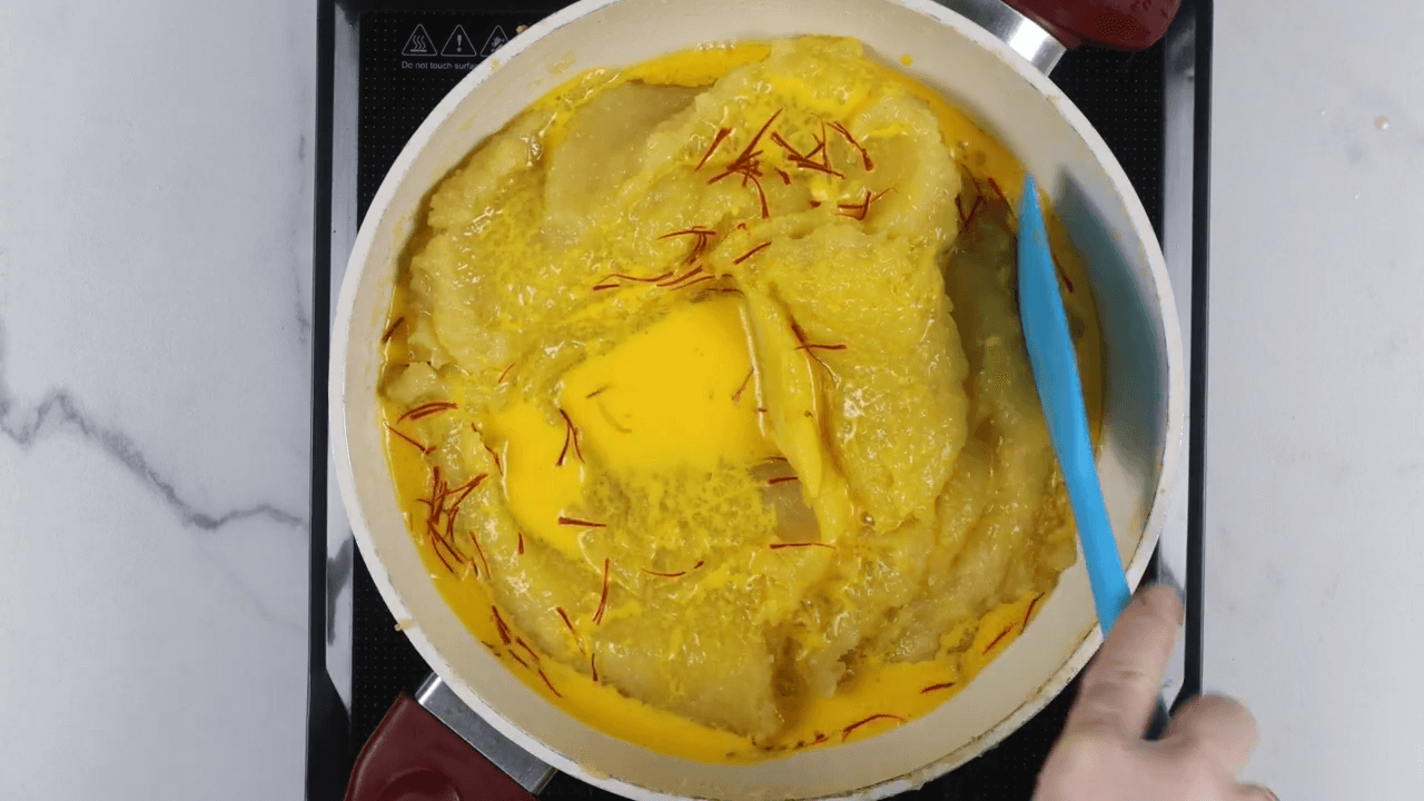 Moong Dal Halwa step-4