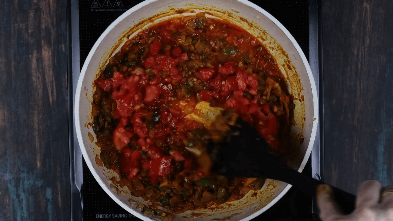 Boiled Egg Masala Maggi step-2