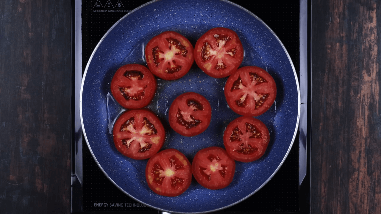 Tomato Cheese Omelette step-3