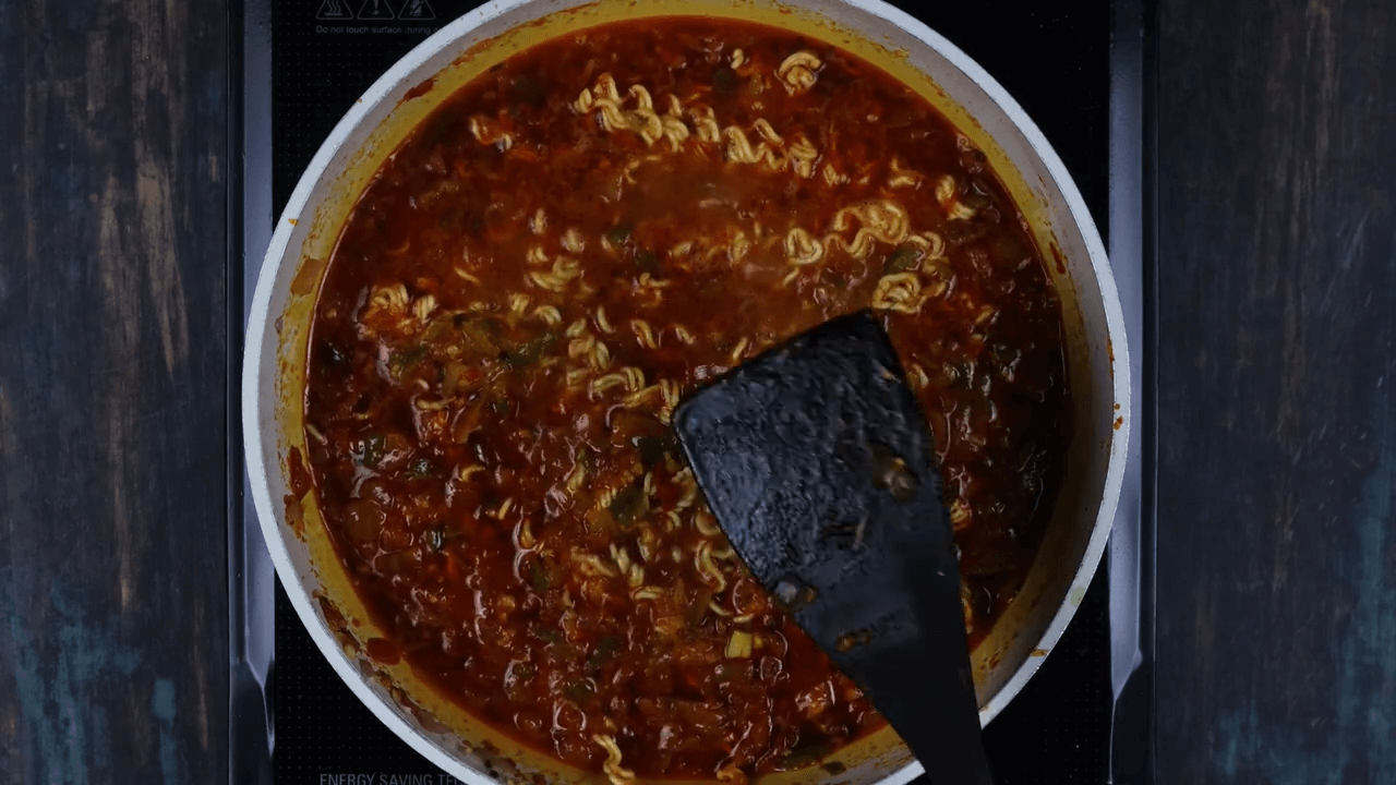 Boiled Egg Masala Maggi step-4