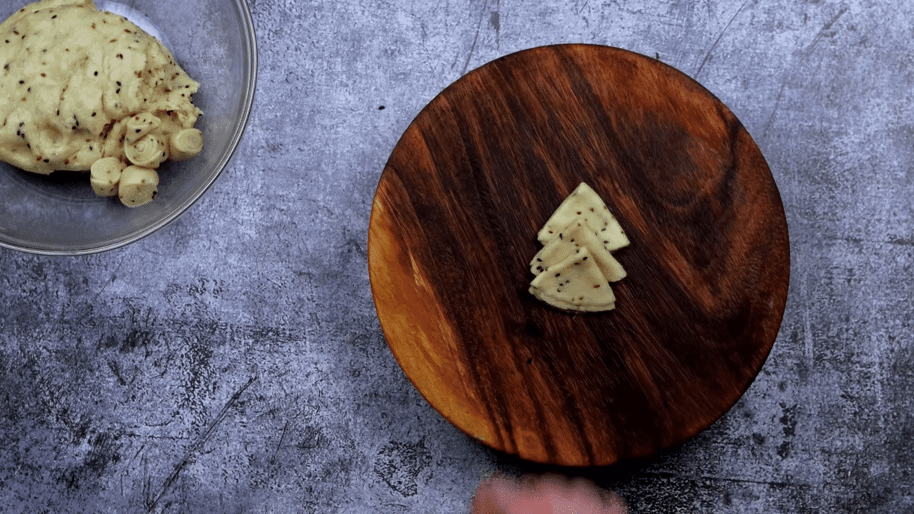Layered Samosa Puri step-5