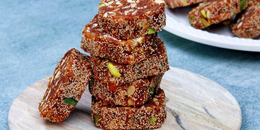 Khajoor Roll