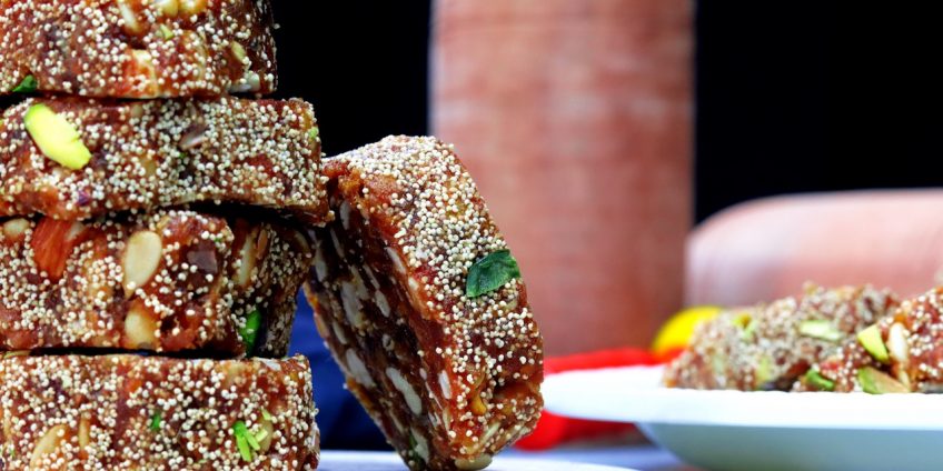 Khajoor Roll