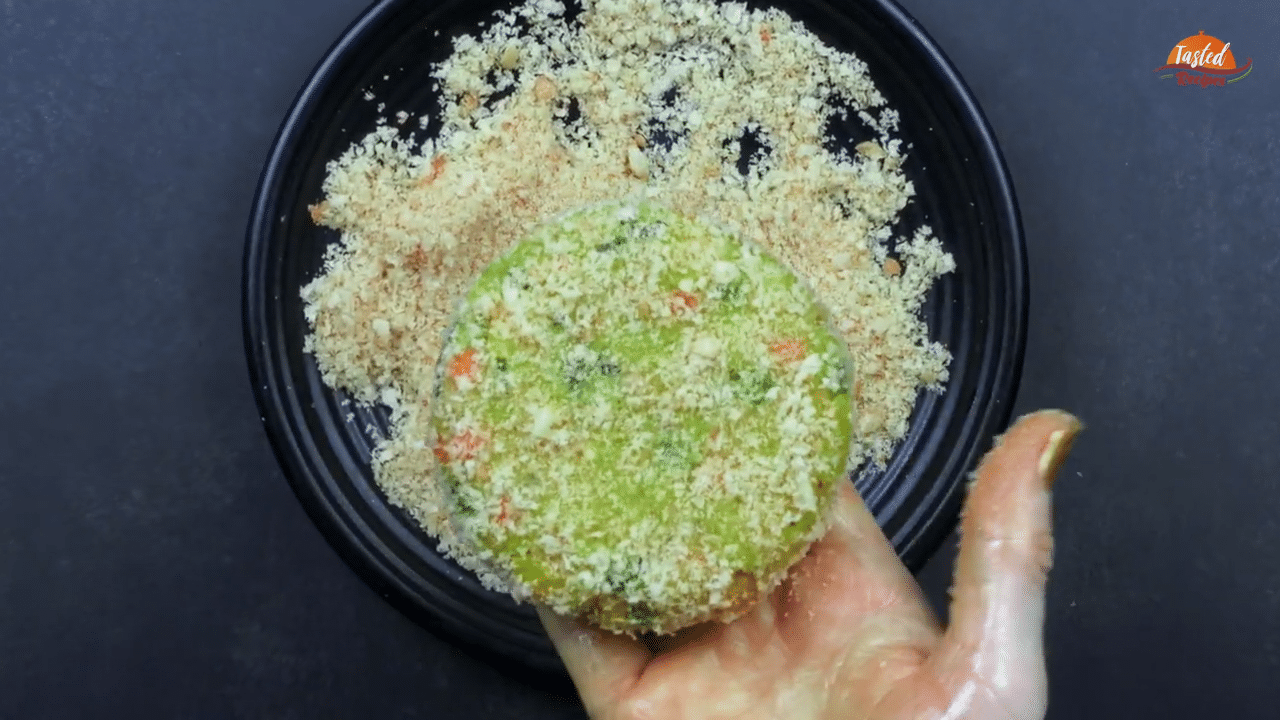 Aloo Tikki Burger Step 6