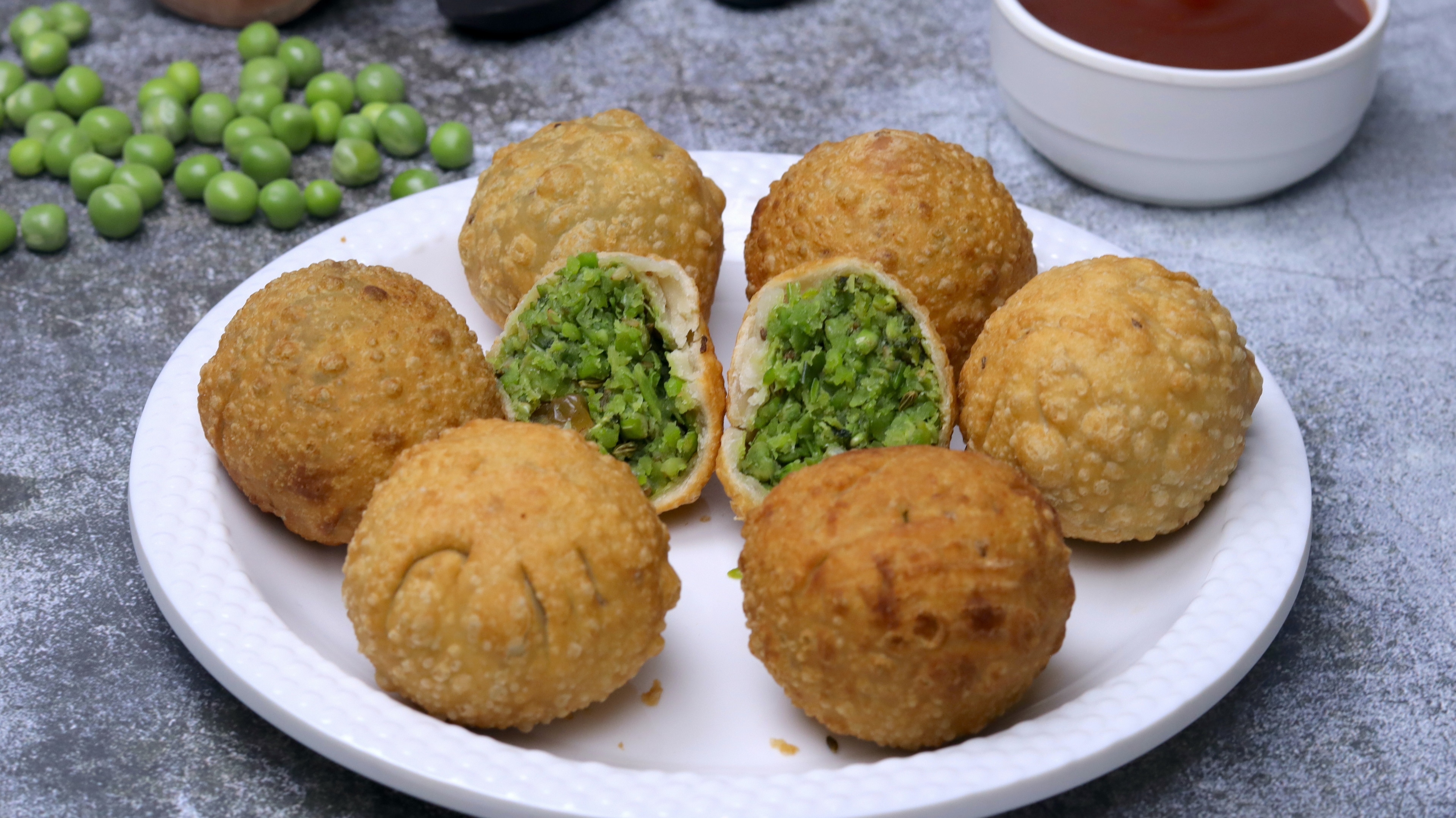 Lilva Kachori | Lilva Toovar & Matar Stuffed Kachori - Tasted Recipes
