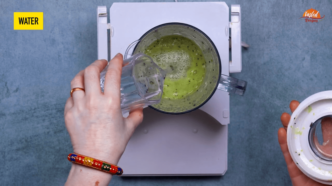 Kiwi Banana Smoothie step-3