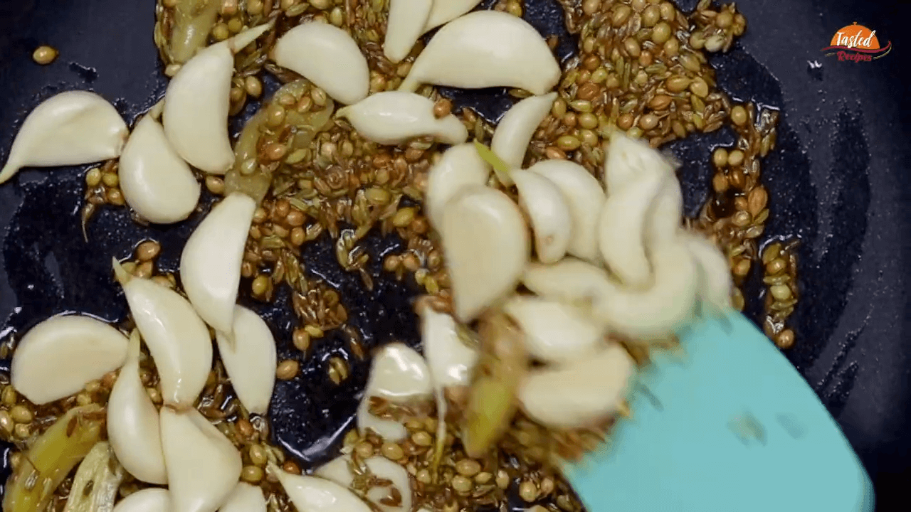 Dahi Garlic Chutney step-3