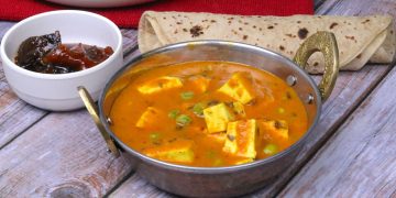 Matar Paneer