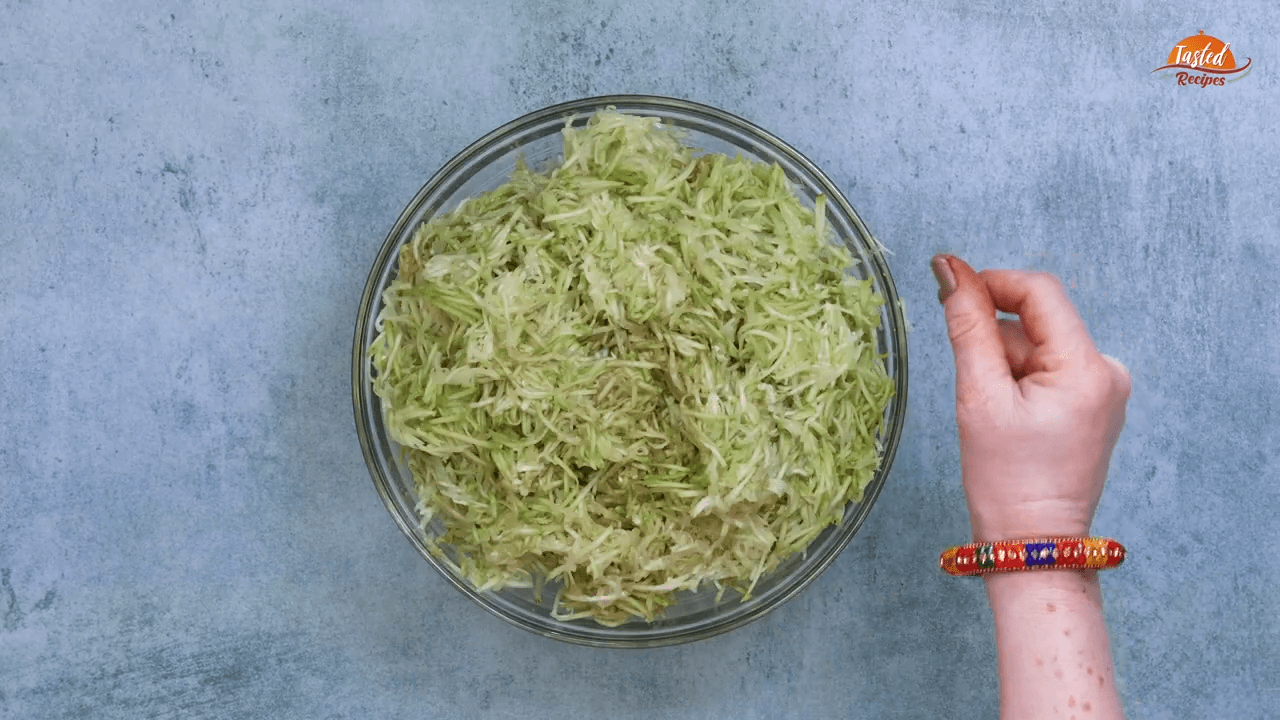 Dudhi Halwa with Condensed Milk step-1