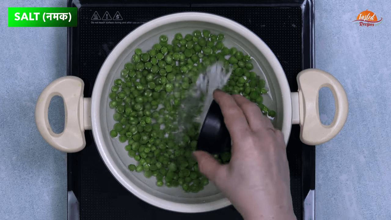 Methi Matar Malai step-1