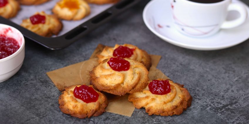 piped butter cookies