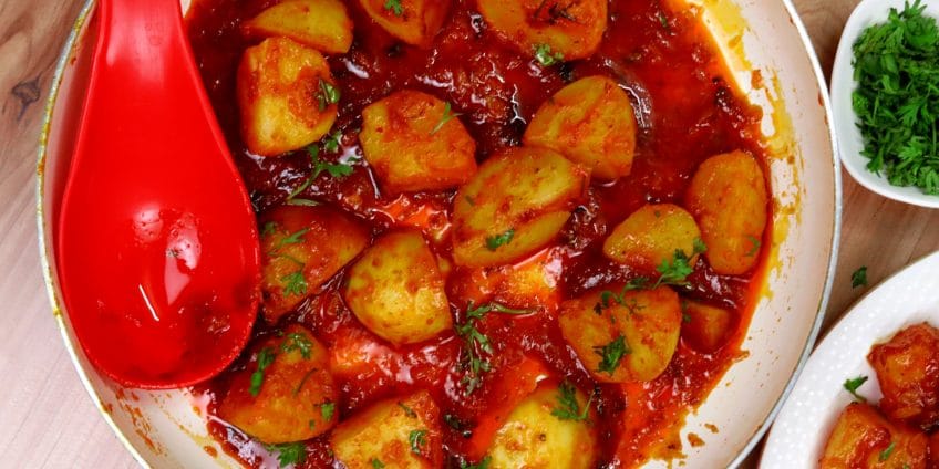 Khatte meethe memoni aloo